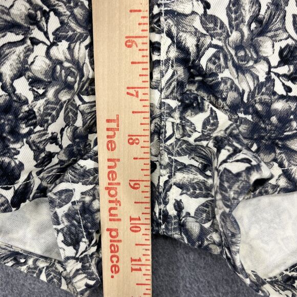 H&M Shorts Womens 8 Black White Floral Print Mid Rise Cotton Stretch Summer - Picture 7 of 13